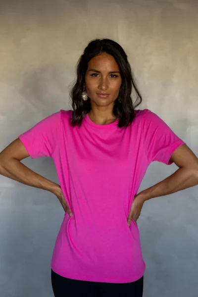 MAZU - Embrace Tee Fuchsia  Fedora