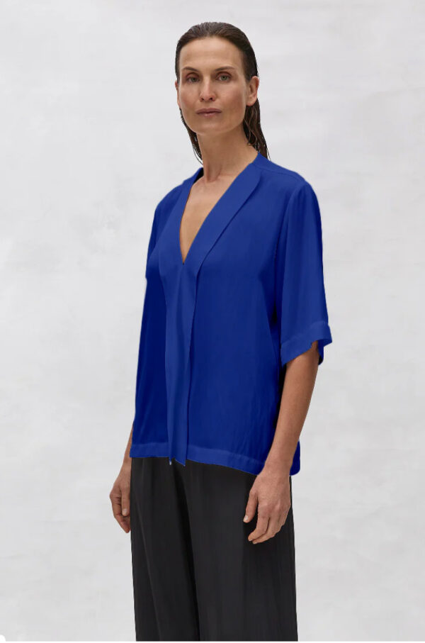 Mela Purdie - Ribbon Edge Plaza F678567 - Atlantis