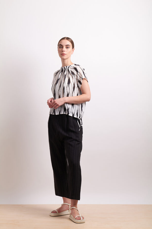 Neris - Soft Focus Top SN2839 - Liquorice - Image 4