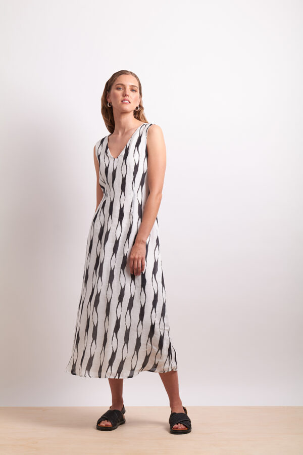 Neris - Soft Focus Dress SN2840 - Liquorice - Image 2
