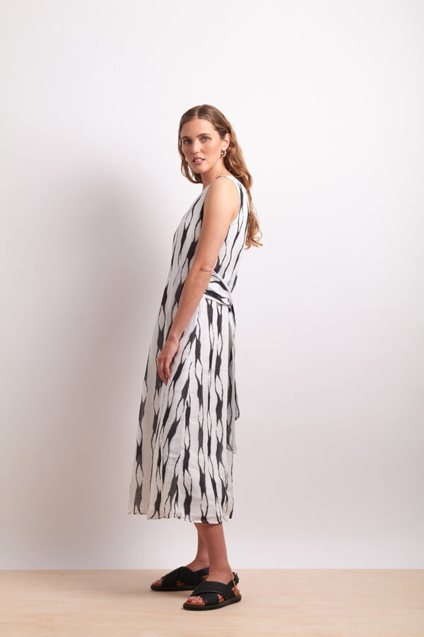 Neris - Soft Focus Dress SN2840 - Liquorice - Image 5