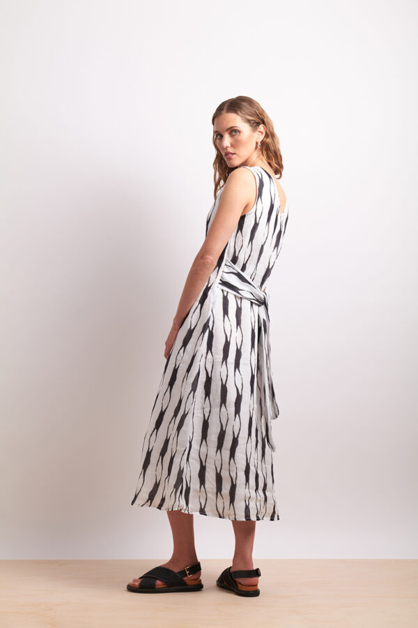Neris - Soft Focus Dress SN2840 - Liquorice - Image 4
